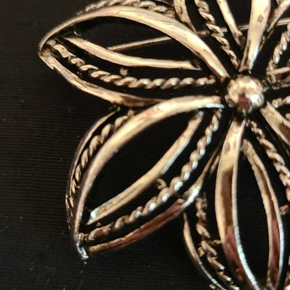 STAR Vintage Signed Silver Tone Brooch